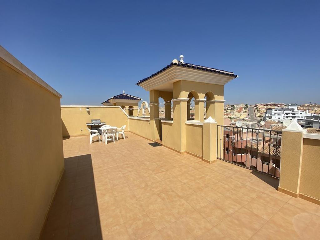 Top Floor Spacious Apartment With Roof Terrace Alicante Exteriör bild