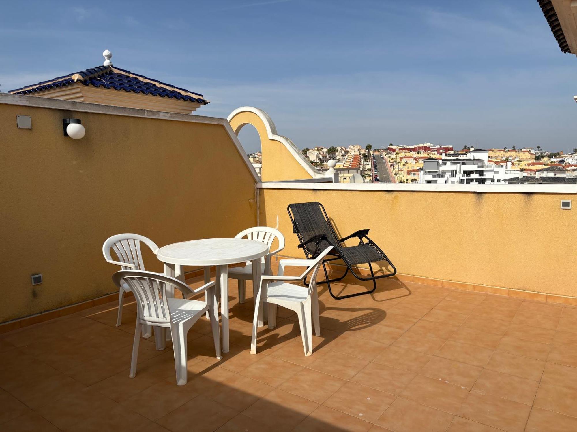 Top Floor Spacious Apartment With Roof Terrace Alicante Exteriör bild